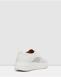 Rollie - Derby City Punch Shoe