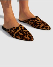 Rollie - Pointed Mule Flat