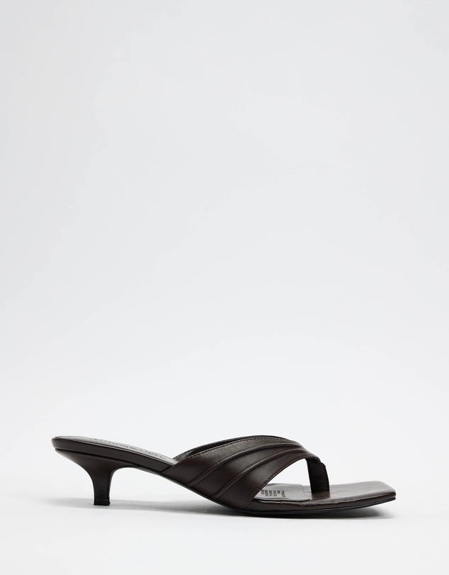 Atmos&Here - Tilly Square Toe Thong Leather Kitten Heels