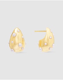 Wanderlust + Co - Teardrop Pearl Gold 20mm Stud Earrings