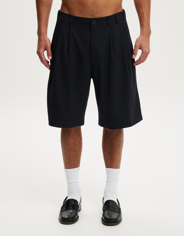 Cotton On - Super Baggy Pleated Short