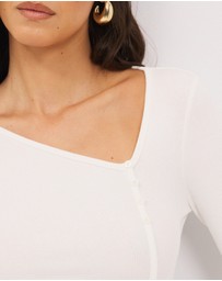 Calli - Logan Cut Out Top