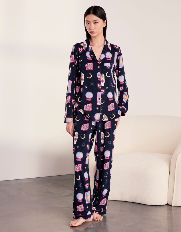 Chelsea Peers - Tarrow Card Long Pyjama Set