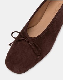 ARKET - Suede Ballerina