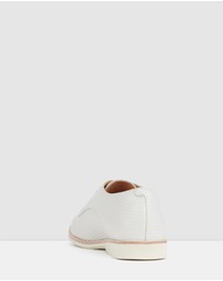 Rollie - Derby Embossed Shoe