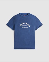 Tommy Jeans - Regular Center Arch Short Sleeve T-Shirt