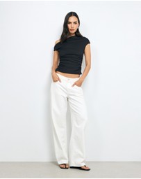 AERE - Asymmetric Shoulder Top