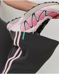 Pinky & Kamal - Vibration Flare Tights