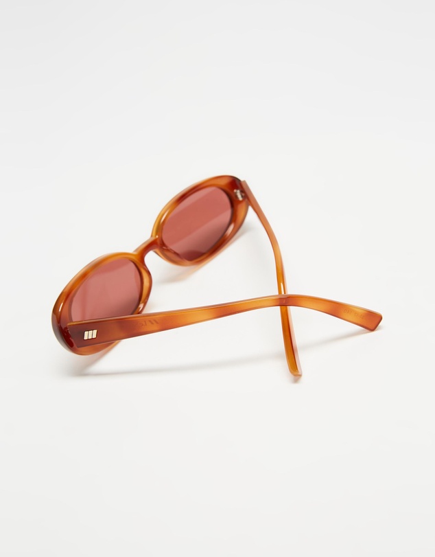 Le Specs - Outta Love