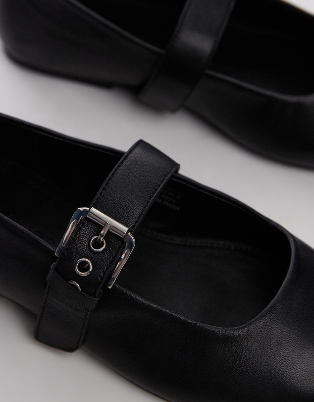 TOPSHOP - Cyndi Leather Square Toe Ballet Flats with Buckle Detail