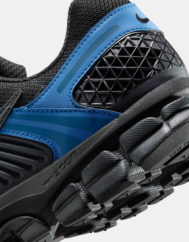Nike - Zoom Vomero 5 SE - Men's
