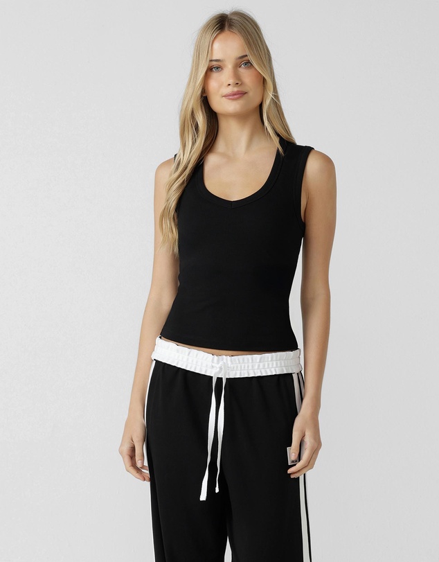 Lorna Jane - Define Plunge Neck Tank