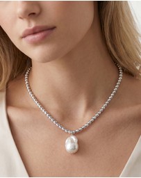 Izoa - Odette Drop Pearl Necklace