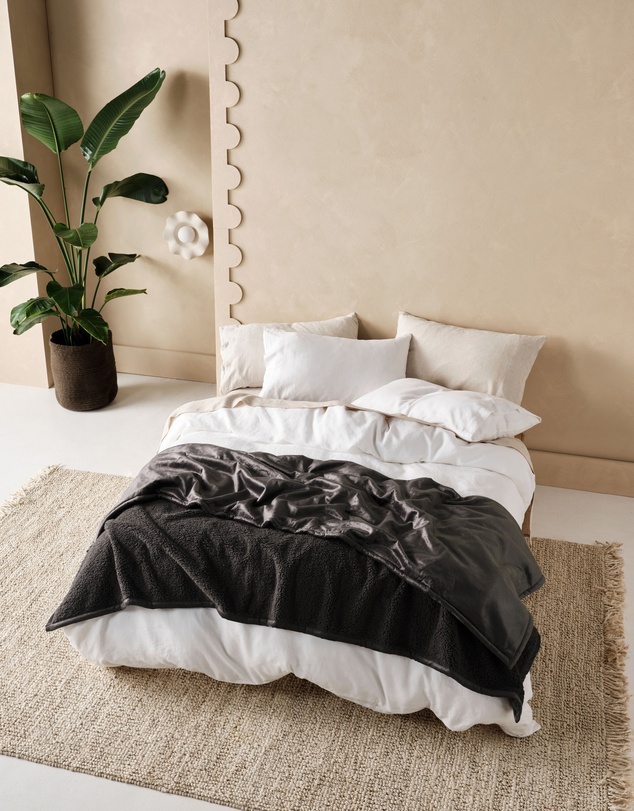 Linen House - Sena Blanket