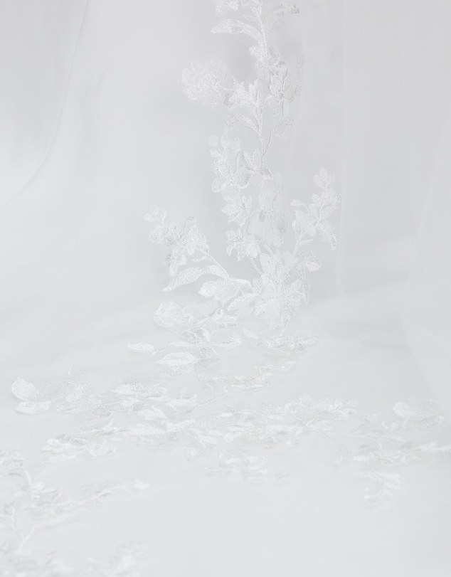 Moira Hughes - The White Label - The Lucy Veil