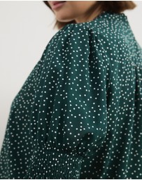 Atmos&Here Curvy - Brodie Puff Sleeve Blouse