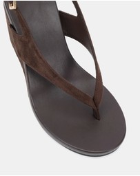 Novo - Young Wedges