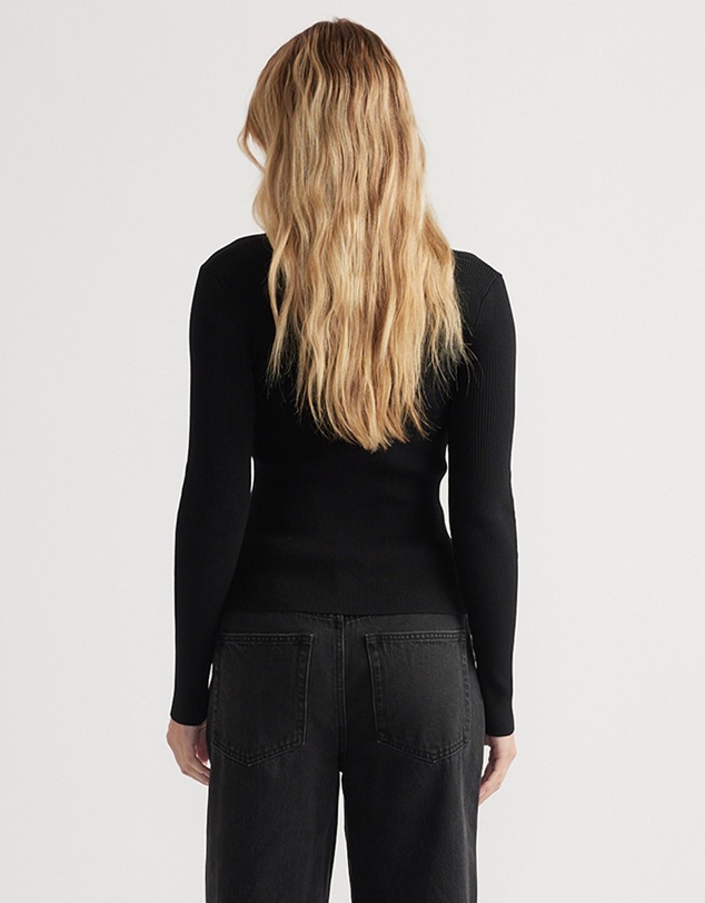 Decjuba - Kai V Neck Long Sleeve Top