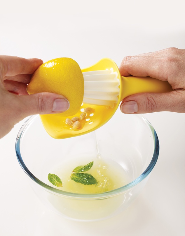 Joseph Joseph - Catcher™ Yellow Citrus Reamer with Pip Catcher