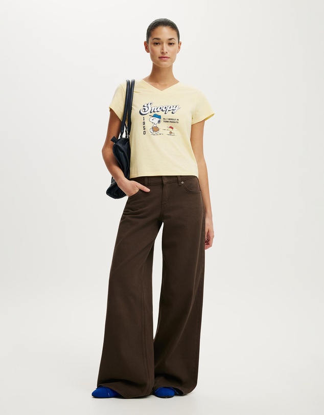 Cotton On - The Lcn V Neck Original Graphic Tee