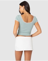 EDIKTED - Cinched Lace Trim Top