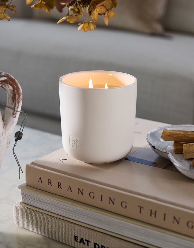 CIRCA - Cotton Flower & Freesia Soy Candle