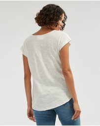 Amelius - Sadie V Neck Tee