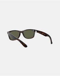 Ray-Ban - New Wayfarer Classic Polarised RB2132