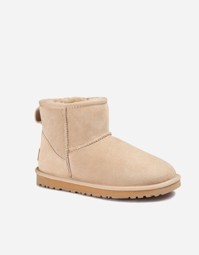 Ozwear Connection Uggs - Ugg Classic Mini Boots (Water Resistant)
