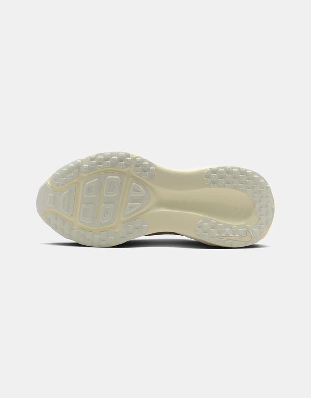 Nike - Vomero 18 - Women's