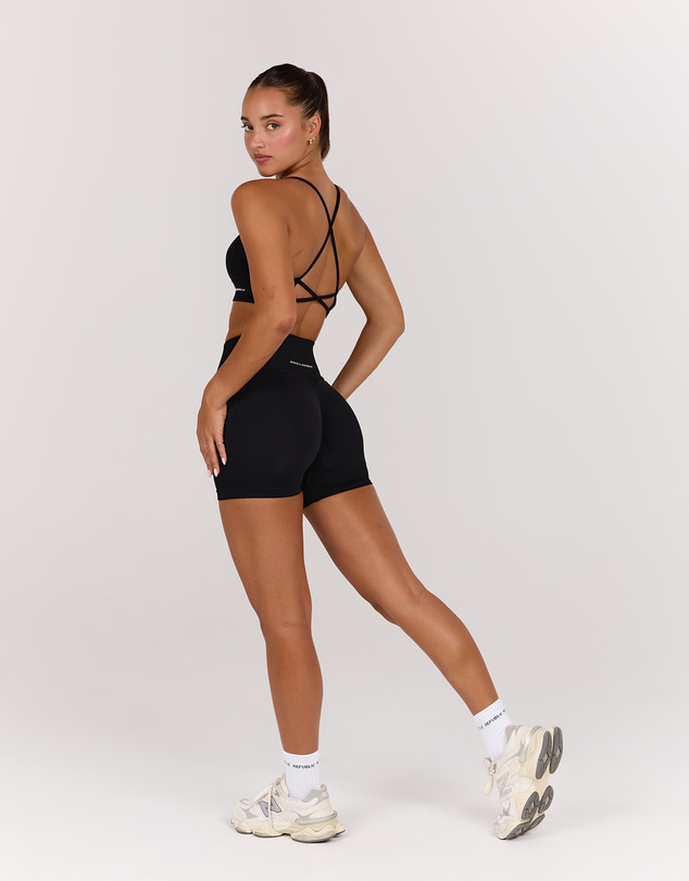 Muscle Republic - SEAMLESS INVISIBLE SCRUNCH MINI SHORTS
