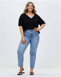 Atmos&Here Curvy - Sasha Waffle V-Neck Tee