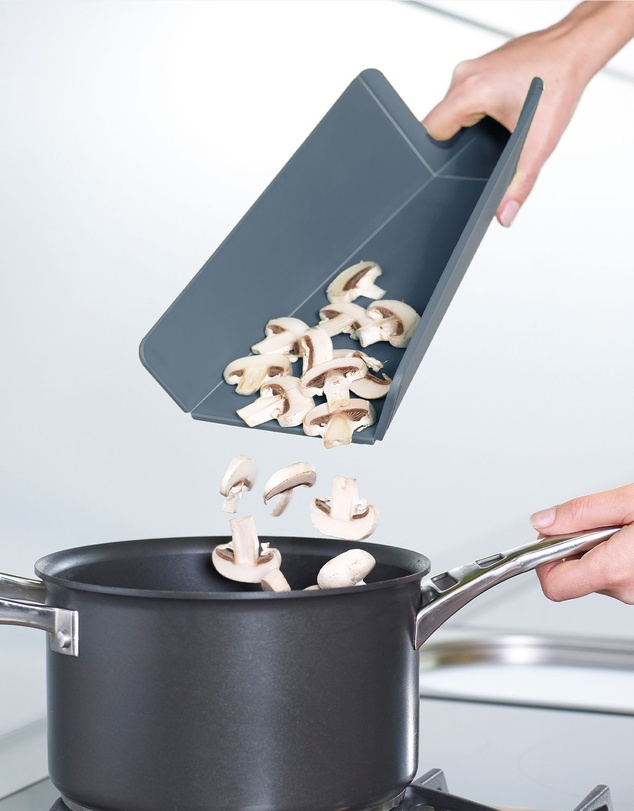 Joseph Joseph - Chop2Pot™ Plus Folding Chopping Board 2-pack, Small (Sky)