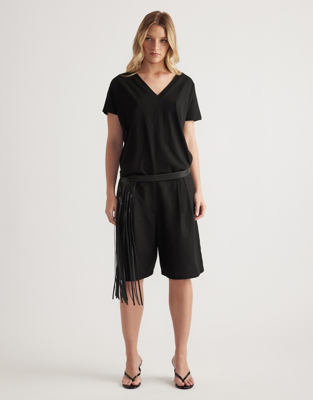 Decjuba - Selena Boxy V Neck Tee