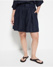 Commonry - Lucie Short