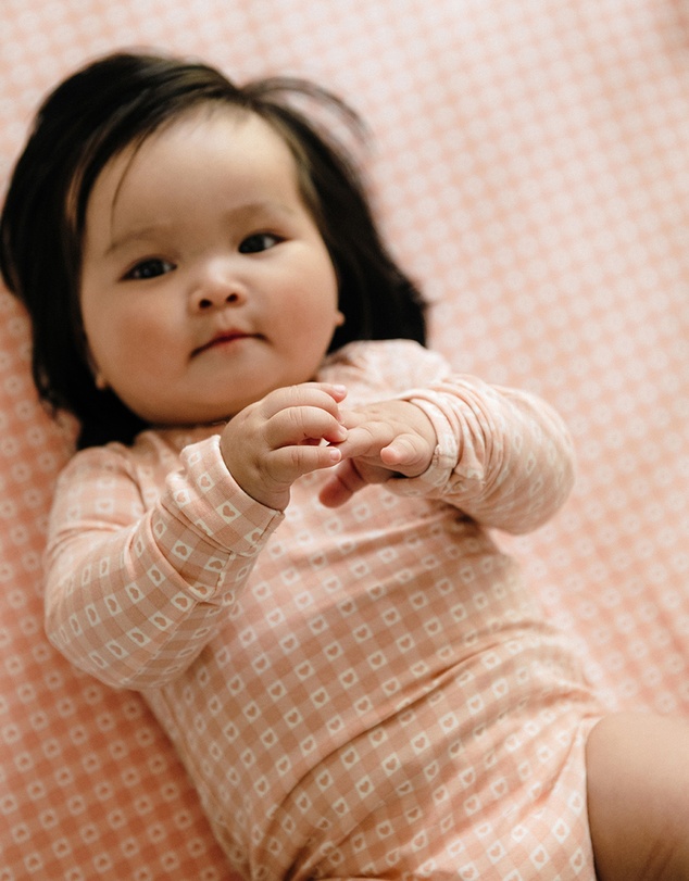 Kynd Baby - Fitted Cot Sheet in Heart Gingham