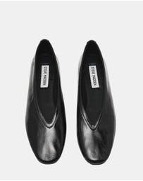Steve Madden - Leni Black Leather Flats