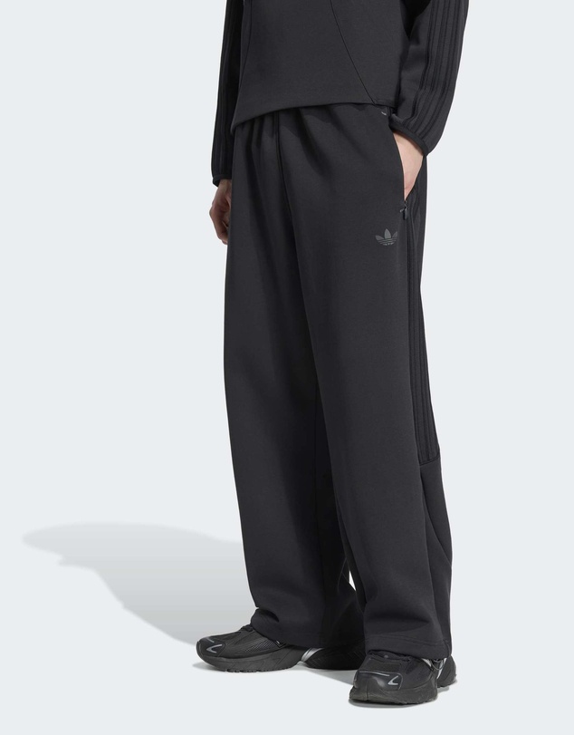 adidas Originals - SPACER TEAMGEIST 26 CUTLINE OPEN HEM PANTS Mens