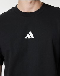 adidas Sportswear - Essentials Small Logo Single Jersey Tee