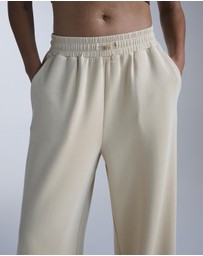 2XU - Wonderluxe Sand Washed Wide Leg