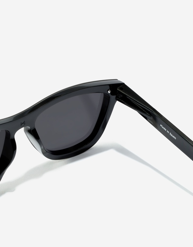 Hawkers Co - HAWKERS - Black ONE VENM RAW  Sunglasses for Men and Women UV400