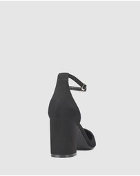 Verali - Eli Closed Toe Block Heels