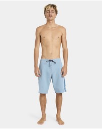 Billabong - Mens Straddie Pro Performance 20