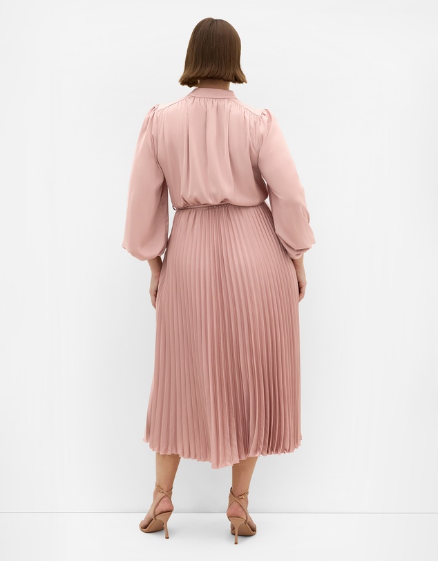 City Chic - Plus size Haley Long Sleeve Pleat Dress - dusty pink