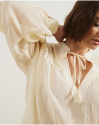 Atmos&Here Curvy - Sigrid Crinkle Blouse