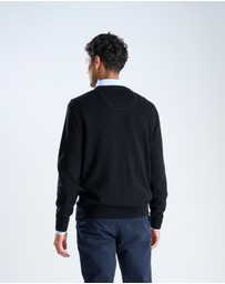 3 Wise Men - 3 Wise Men Fisher V Neck Merino Knit - Black