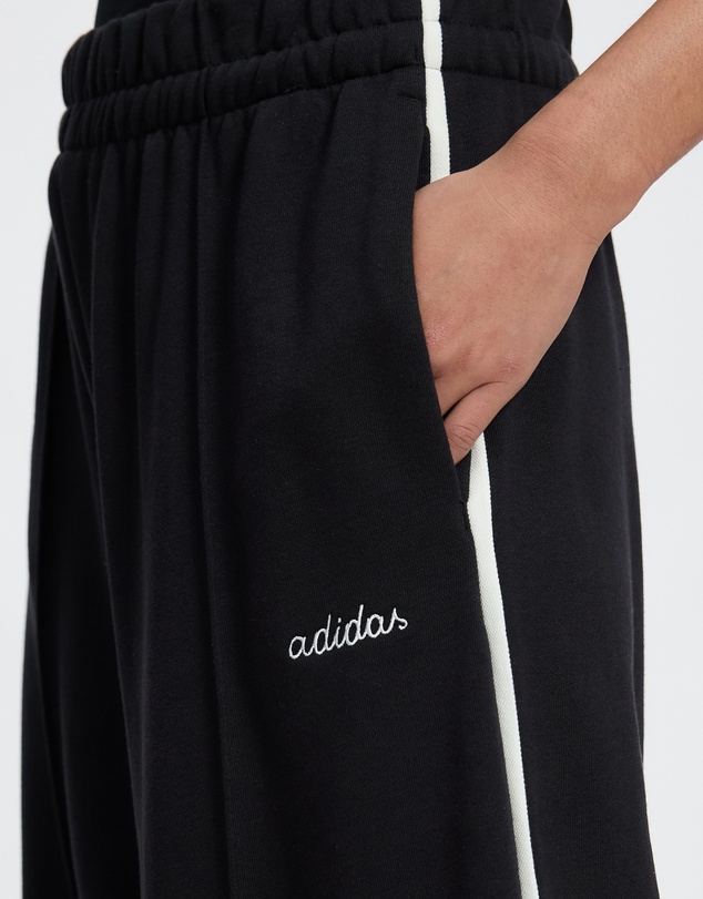 adidas Sportswear - Seasonal Essentials Colorpop Pants With Embroidered Graphic