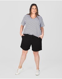 Love Your Wardrobe - Steph Knit Short