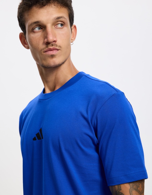 adidas Sportswear - Essentials Small Logo Single Jersey Tee