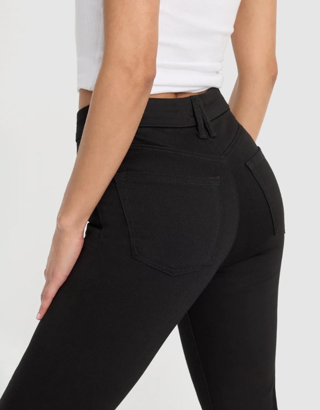 Good American - Never Fades Good Classic Slim Bootcut Jeans